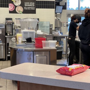 PDQ Chicken - Kitchen - Sandwiches Near Me - Saint Johns, Florida PDQ Chicken - Kitchen - Sandwiches Near Me - Saint Johns, Florida