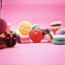 Sweet Velvet Macarons