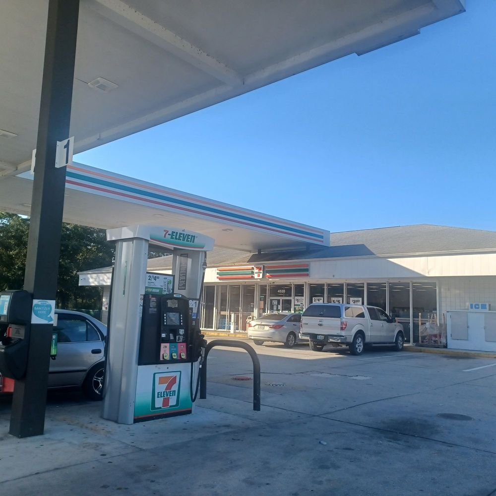 7-Eleven - a gas station with cars parked in front of it - Convenience Stores Near Me - Melbourne, Florida 7-Eleven - a gas station with cars parked in front of it - Convenience Stores Near Me - Melbourne, Florida