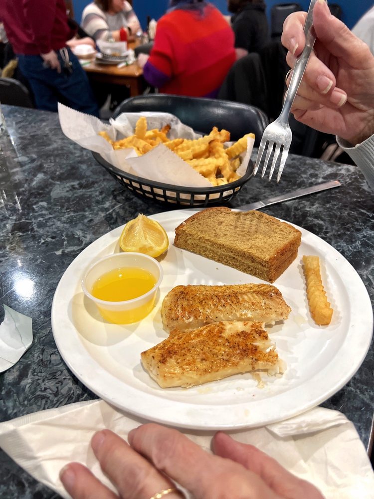 THE DOMINO BAR Updated October 2024 11 Reviews 740 Washington St