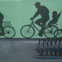 Centrum Rowerowe Secesja - Tuż pod Secesją, stojak na rowery