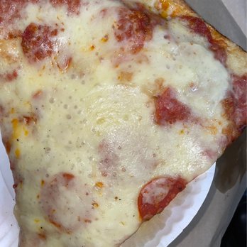 Vinnie Van Go-Go's - New York Style Pepperoni Pizza with extra cheese (it had cooled down but it was still good - Pizza Near Me - Savannah, Georgia