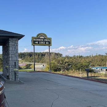 Mammoth Spring Lodge Motel - Exterior - Hotels Near Me - Mammoth Spring, Arkansas Mammoth Spring Lodge Motel - Exterior - Hotels Near Me - Mammoth Spring, Arkansas