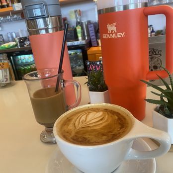 Halcyon - Ice Coffee and Dirty Coconut Chai Latte - Breakfast & Brunch Near Me - Dallas, Texas