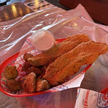 Red Claws Crab Shack - Cajun/Creole Near Me - Dallas, Texas