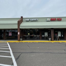 Exterior outside entrance of Hair Cuttery - The front entrance of Hair Cuttery at Berlin Circle Plaza. - West Berlin, New Jersey Exterior outside entrance of Hair Cuttery - The front entrance of Hair Cuttery at Berlin Circle Plaza. - West Berlin, New Jersey