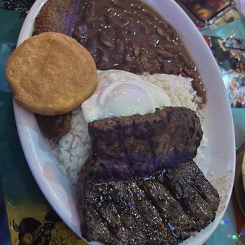Pueblito Viejo - Bandeja Carne ( Chicharron, Carne Molida o Carne Asada) - Colombian Near Me - Miami, Florida