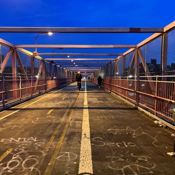 Williamsburg Bridge - Landmarks & Historical Buildings Near Me