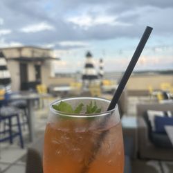 Gracie's: A Rooftop Bar