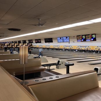 Classic Bowl - Classic old school bowling alley - Pool Halls Near Me - Morton Grove, Illinois