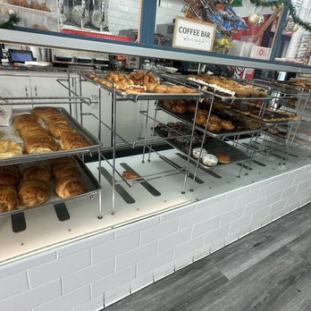 Bridge City Donuts - Doughnuts this is around 1020 am so obviously they are busy. - Donuts Near Me - Rialto, California Bridge City Donuts - Doughnuts this is around 1020 am so obviously they are busy. - Donuts Near Me - Rialto, California