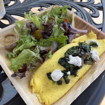 Le Cafe De La Plage - Goat cheese omelette - Coffee & Tea Near Me - Malibu, California