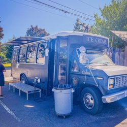 Dreams Rolled Ice Cream - Located in Springfield