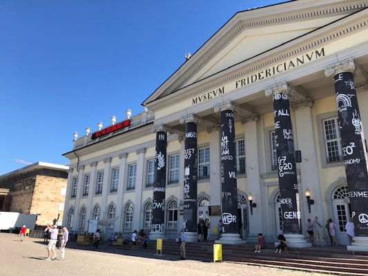 documenta und Museum Fridericianum gGmbH by null