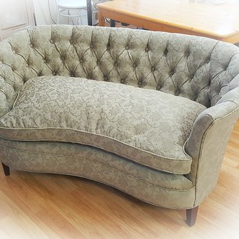 Abracadabra Upholstery Studio - Deep buttoned settee - Furniture Reupholstery Near Me Abracadabra Upholstery Studio - Deep buttoned settee - Furniture Reupholstery Near Me
