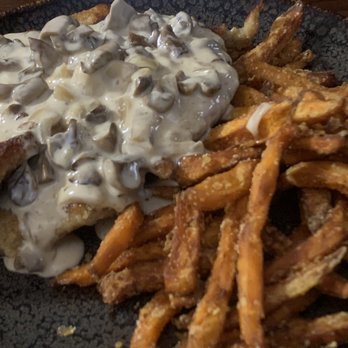 Wirtshaus am Zeitspeicher - Schnitzel with mushroom sauce and sweet potato fries - German Near Me - Papenburg, NI