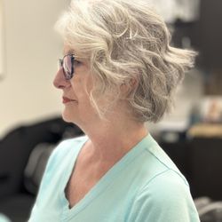 Bombshells by Melissa - Voluminous textured Bob