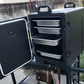 Eric's Smoke Ring - We use industry standard hot boxes to make sure our food maintains temperature while it's on its way to you. - Caterers Near Me Eric's Smoke Ring - We use industry standard hot boxes to make sure our food maintains temperature while it's on its way to you. - Caterers Near Me