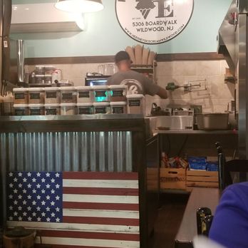 Hershey's Ice Cream Shop - Ice Cream & Frozen Yogurt Near Me - Wildwood, New Jersey