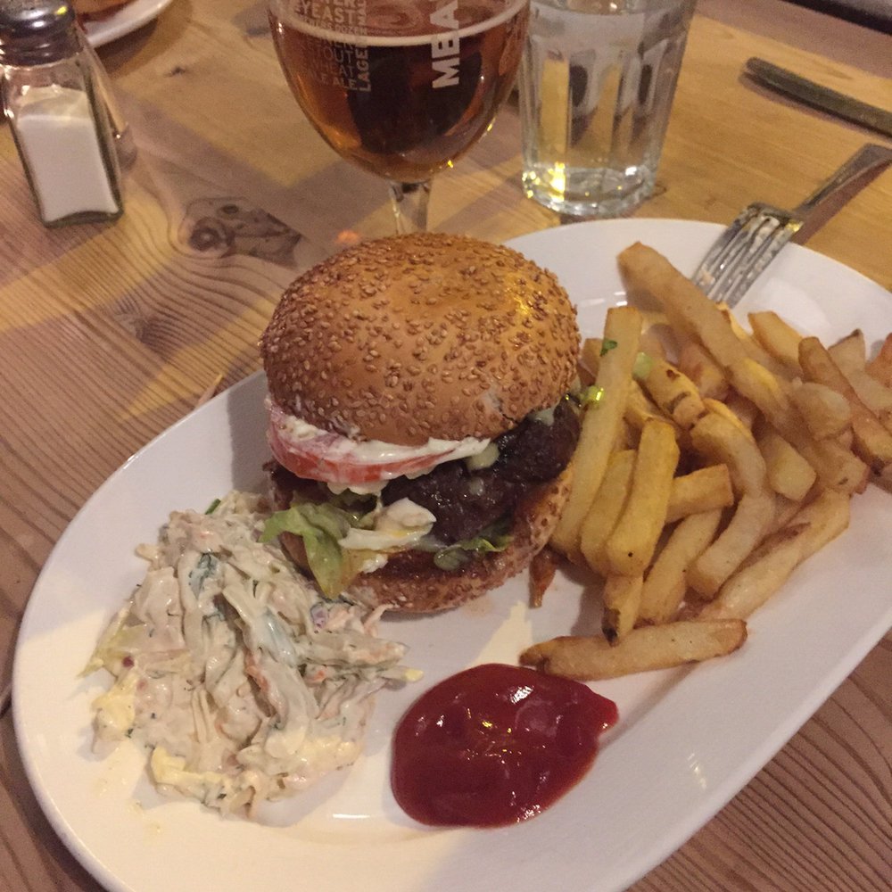 The Bell Inn - Yum! - Pubs Near Me - Hampton, XGL