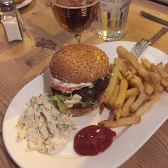 The Bell Inn - Yum! - Pubs Near Me - Hampton, XGL