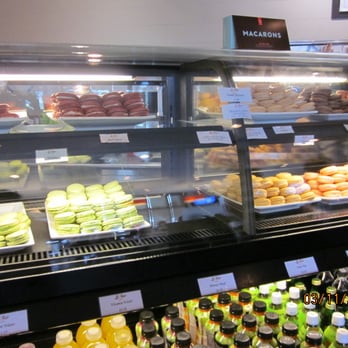 La Tour Cafe - macaron splendor... and some cold drinks - Cafes Near Me - Honolulu, Hawaii