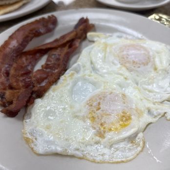 Lincoln's Waffle Shop - Eggs and bacon - American Near Me - Washington, DC, District of Columbia