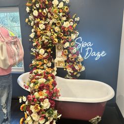 Essentials Massage & Facials of Brandon - Waiting room
