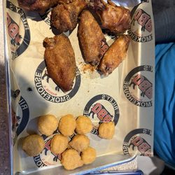 Riley’s Smokehouse - Wings