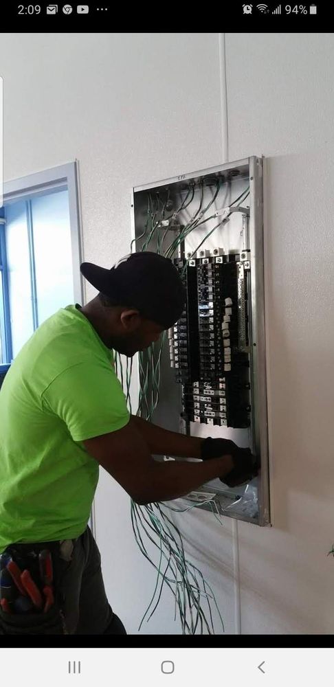 Slide of Mister Rey Electric & Plumbing services