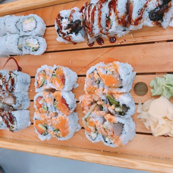 Momo Sushi - Party tray B - Sushi Bars Near Me - Kelowna, British Columbia