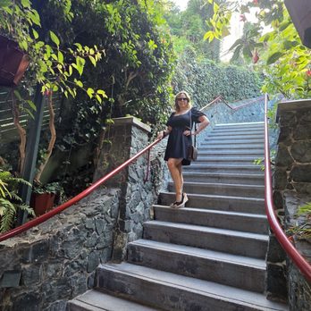 Shadowbrook - Stairs up to the parking lot - American Near Me - Capitola, California