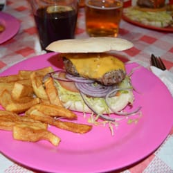Majareta Franklin - Hot Burguer, una de las especialidades de la casa y un buen comienzo para el recorrido de la carta.