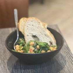 Sabores Tapas Bar - Garbanzos con espinacas