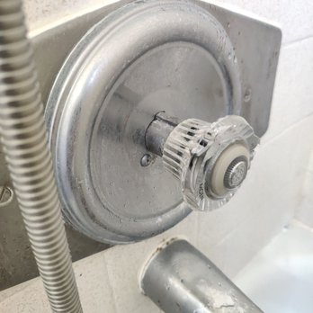 Allstar Rooter - Old tub part that is probably over 8 years. - Plumbing Near Me - Gardena, California