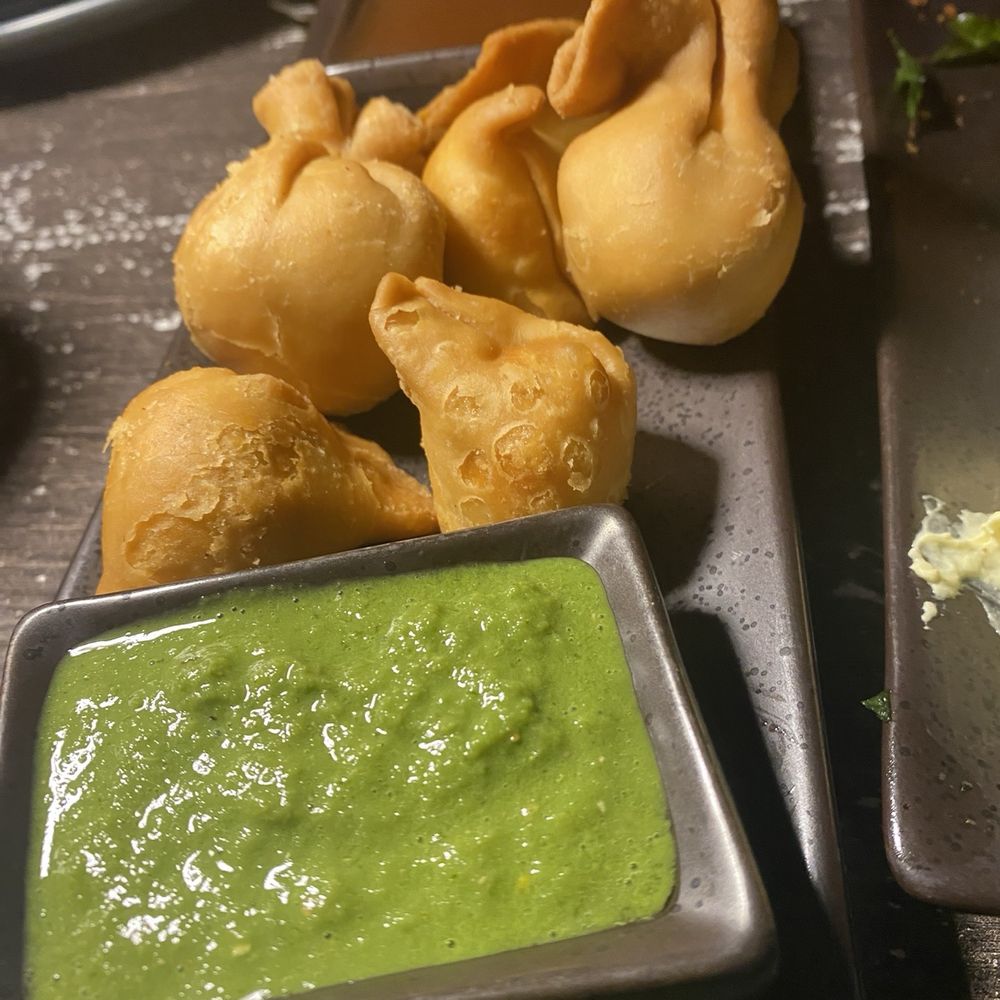 Four Monkeys - Trio of samosas - Indian Near Me - Summit, New Jersey