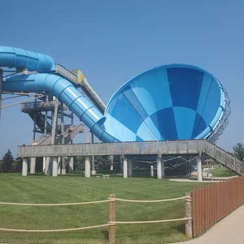 Raging Waves Waterpark - Amusement Parks Near Me - Yorkville, Illinois