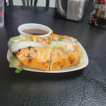 Tiger Pho - Look how big the salmon is in those rolls! - Vietnamese Near Me - Baton Rouge, Louisiana Tiger Pho - Look how big the salmon is in those rolls! - Vietnamese Near Me - Baton Rouge, Louisiana
