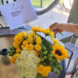 Claudia's Pearl Florist - Stunning