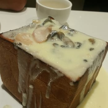 Leisure Cafe - Seafood soup in toast - Cantonese Near Me - San Leandro, California