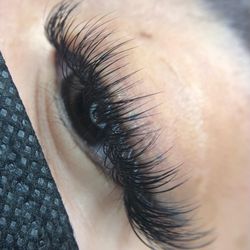 Blsd Beauties Beauty Studio & Academy - Hybrid Cat eye Lashes