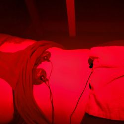 Red light therapy and electric stimulation combo