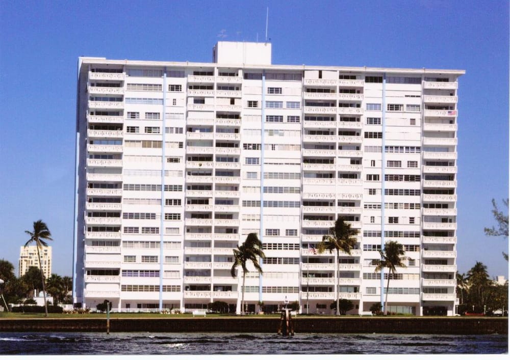 SKY HARBOUR EAST CONDOMINIUM Updated August 2024 14 Photos 2100 S