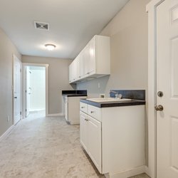 HMMH Kitchen & Bath Remodeling - Mud Room - Northwest Chicago Suburbs