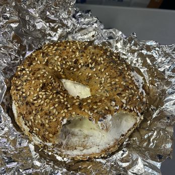 Poppy's Bagels - Everything bagel - Breakfast & Brunch Near Me - Newark, New Jersey Poppy's Bagels - Everything bagel - Breakfast & Brunch Near Me - Newark, New Jersey