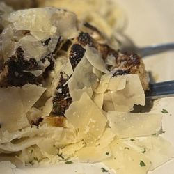Shipwreck Raw Bar - Chicken Alfredo with Shrimp added