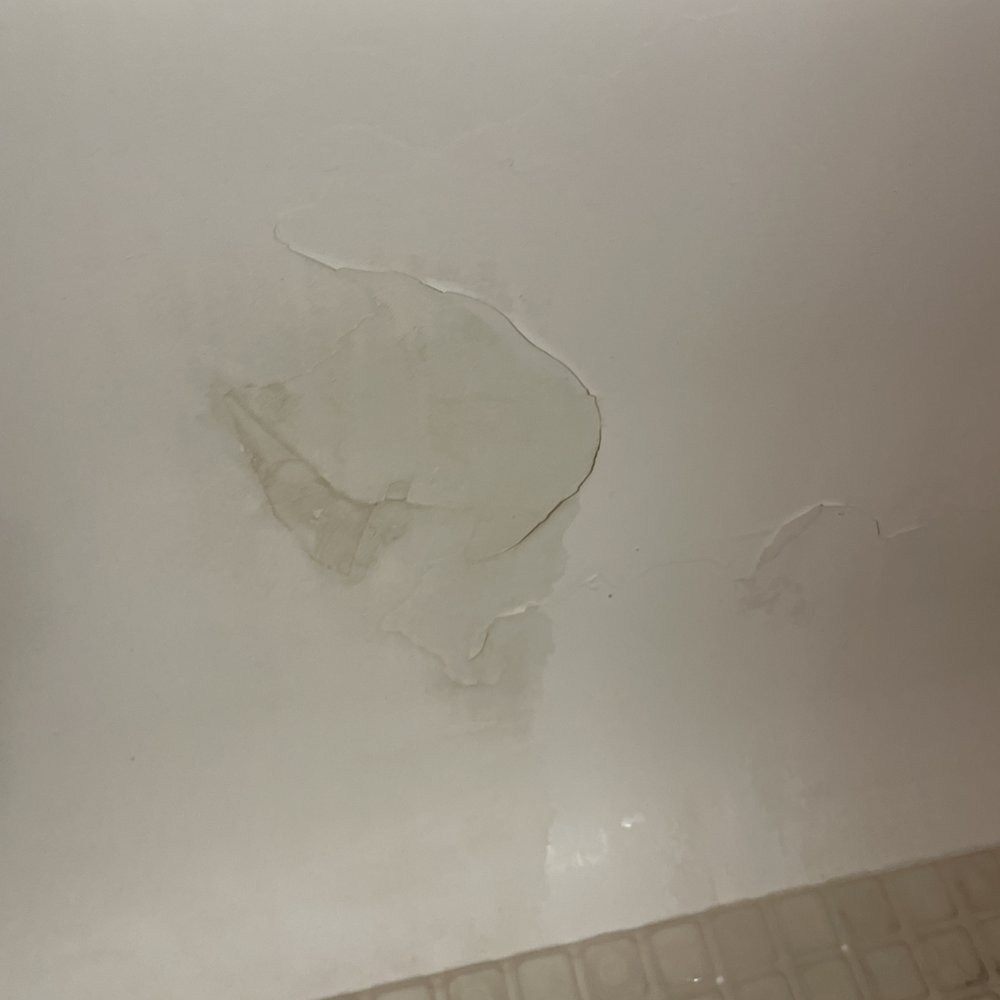 Warren Manor - This is just one but the tub that hasn't been glazed as well - Apartments Near Me - Warren, Michigan Warren Manor - This is just one but the tub that hasn't been glazed as well - Apartments Near Me - Warren, Michigan