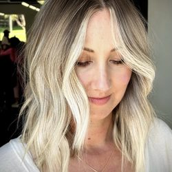 SoCal Hairstylist-Robin Araujo - Blonde Balayage and Money Piece Hilights