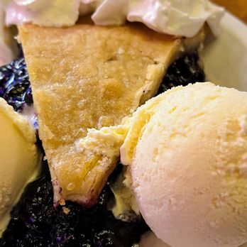 Geddy's - Blueberry Pie - Seafood Near Me - Bar Harbor, Maine