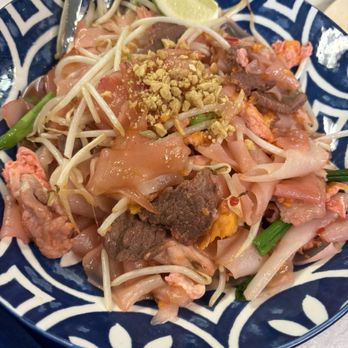 Spices Thai Restaurant - Pad Thai with flat noodles - Seafood Near Me - Lake Elsinore, California Spices Thai Restaurant - Pad Thai with flat noodles - Seafood Near Me - Lake Elsinore, California